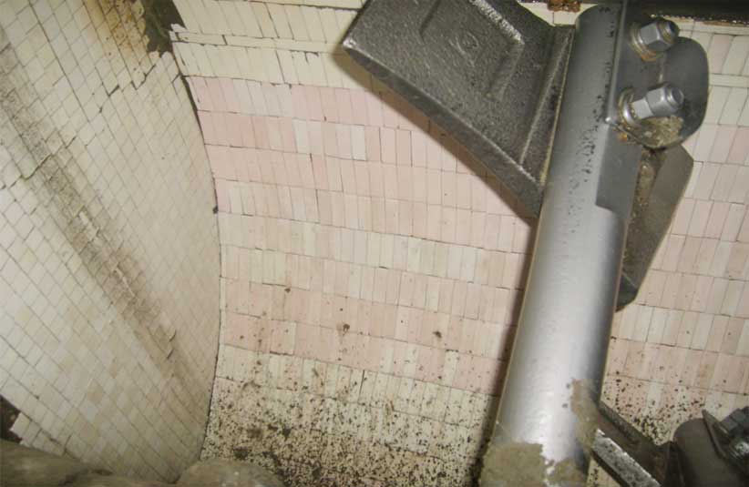 攪拌機弧襯板和側板運行一月后實況 攪拌機弧襯板和側板運行一月后實況