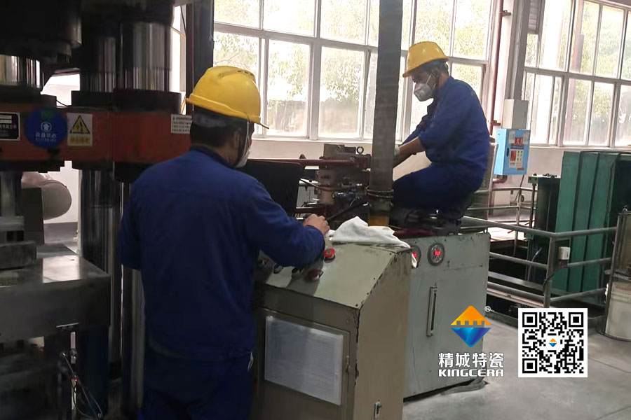 以廠為家，勇于擔當：魏科班組自主改造壓機紀實